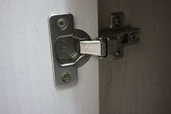 Петли для шкафа с витриной Магеллан 2V2D1SL